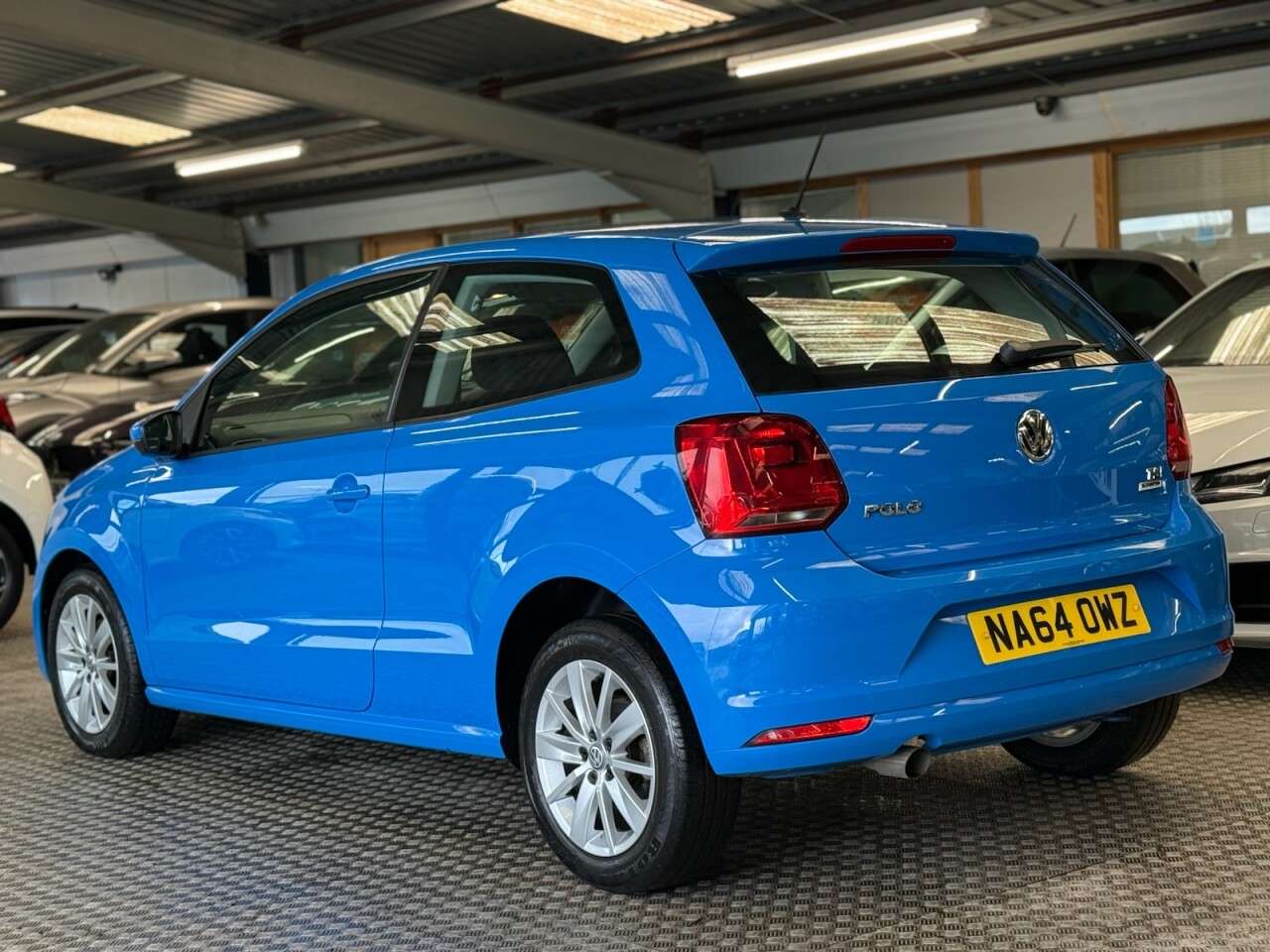 A 2014 VOLKSWAGEN POLO 1.2 TSI BlueMotion Tech SE Hatchback 3dr Petrol Manual Euro 6 (s/s) (90 ps) A 2014 VOLKSWAGEN POLO 1.2 TSI BlueMotion Tech SE Hatchback 3dr Petrol Manual Euro 6 (s/s) (90 ps)