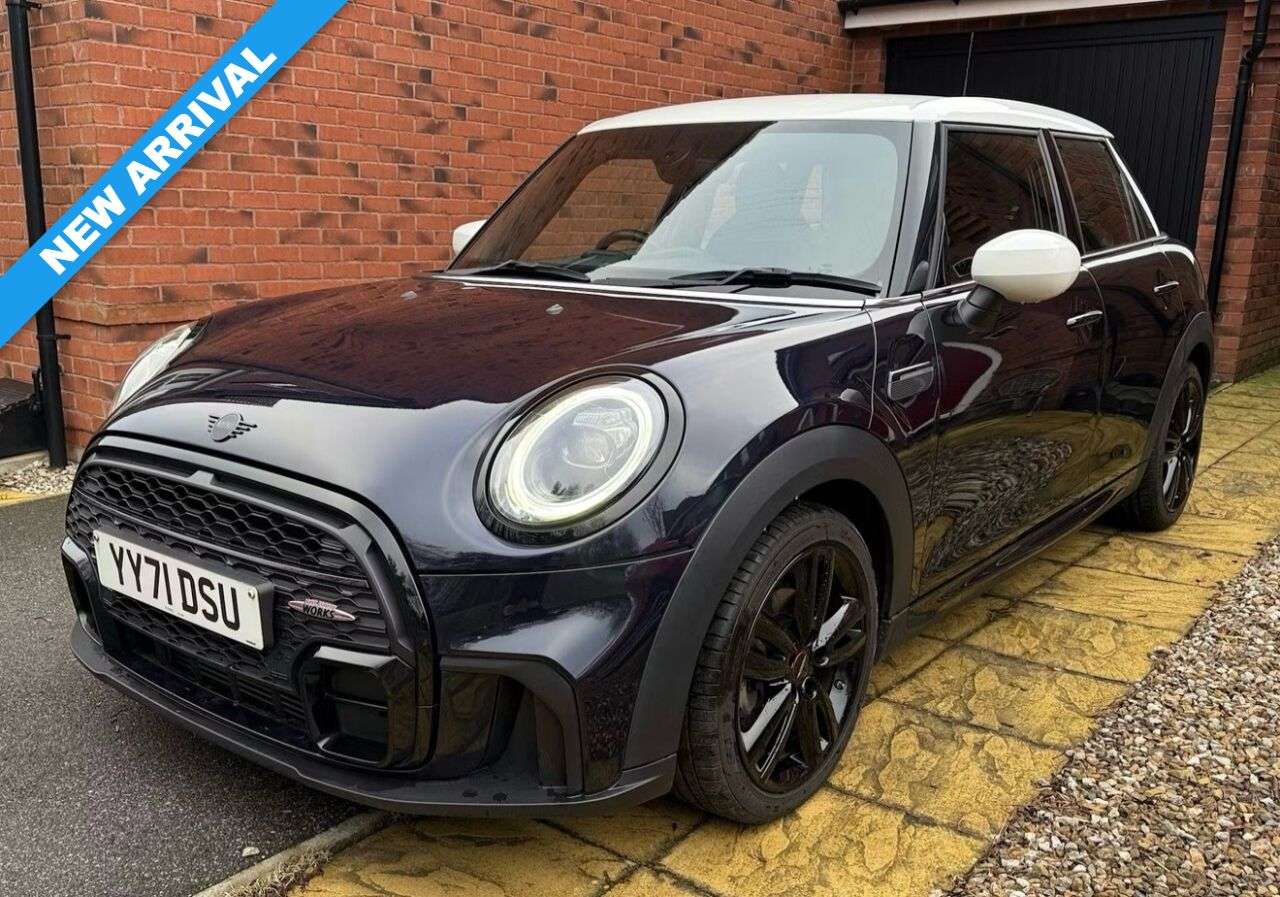A 2021 MINI HATCH 1.5 Cooper Sport Hatchback 5dr Petrol Manual Euro 6 (s/s) (136 ps) A 2021 MINI HATCH 1.5 Cooper Sport Hatchback 5dr Petrol Manual Euro 6 (s/s) (136 ps)