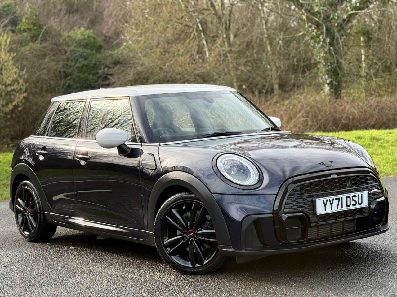 A 2021 MINI HATCH 1.5 Cooper Sport Hatchback 5dr Petrol Manual Euro 6 (s/s) (136 ps) A 2021 MINI HATCH 1.5 Cooper Sport Hatchback 5dr Petrol Manual Euro 6 (s/s) (136 ps)