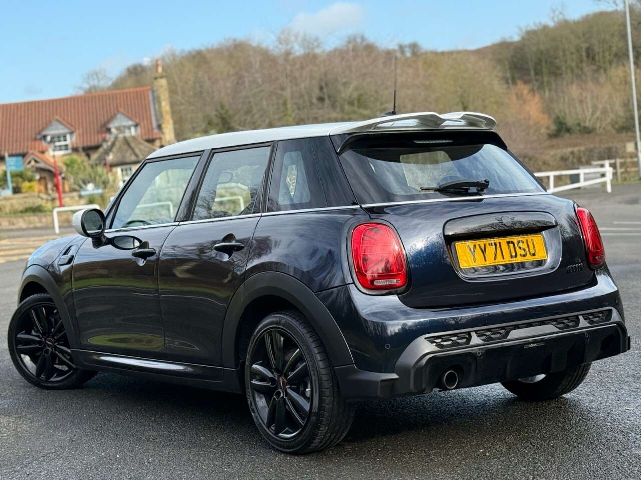 A 2021 MINI HATCH 1.5 Cooper Sport Hatchback 5dr Petrol Manual Euro 6 (s/s) (136 ps) A 2021 MINI HATCH 1.5 Cooper Sport Hatchback 5dr Petrol Manual Euro 6 (s/s) (136 ps)