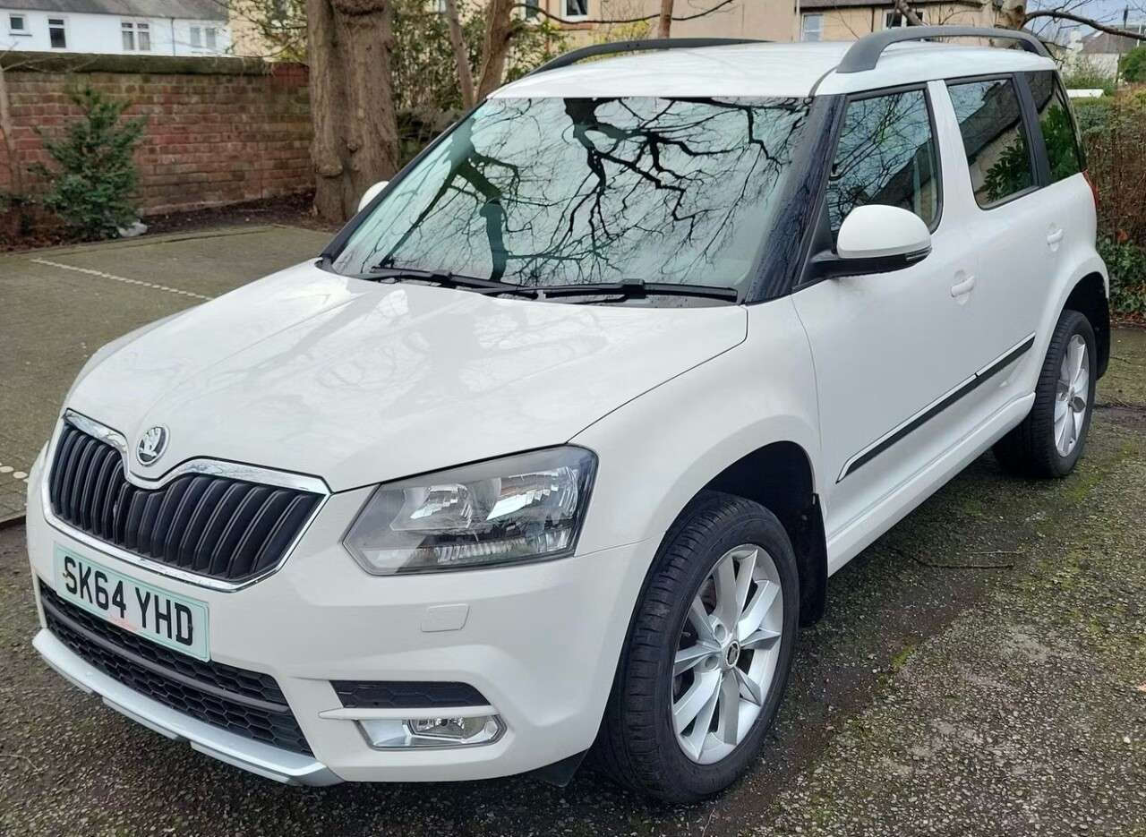 A 2014 SKODA YETI 1.2 TSI SE SUV 5dr Petrol DSG Euro 5 (105 ps) 1 OWNER + FULL SKODA SERVICE A 2014 SKODA YETI 1.2 TSI SE SUV 5dr Petrol DSG Euro 5 (105 ps) 1 OWNER + FULL SKODA SERVICE