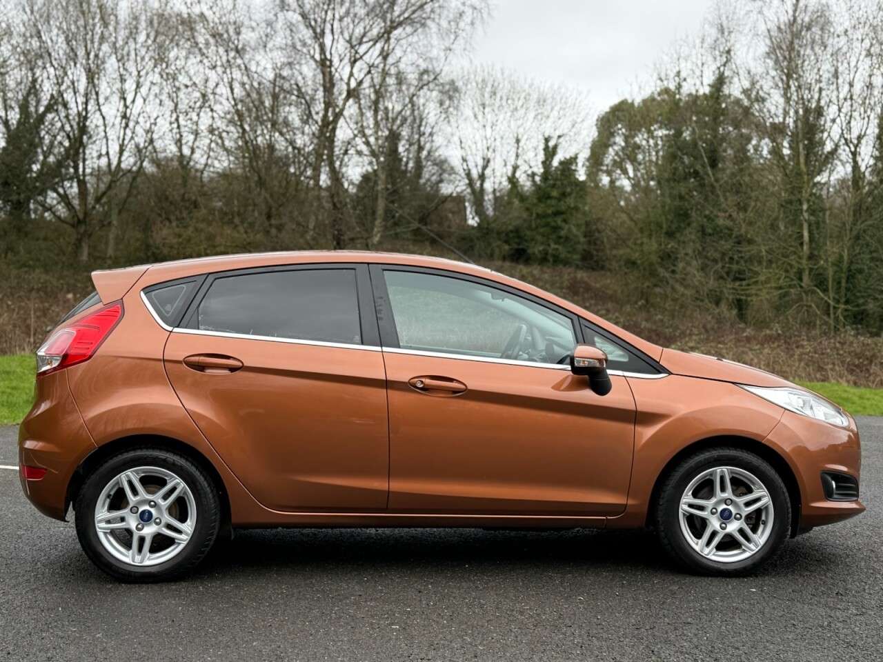 A 2013 FORD FIESTA 1.0T EcoBoost Zetec Hatchback 5dr Petrol Manual Euro 5 (s/s) (100 ps) Hatch A 2013 FORD FIESTA 1.0T EcoBoost Zetec Hatchback 5dr Petrol Manual Euro 5 (s/s) (100 ps) Hatch