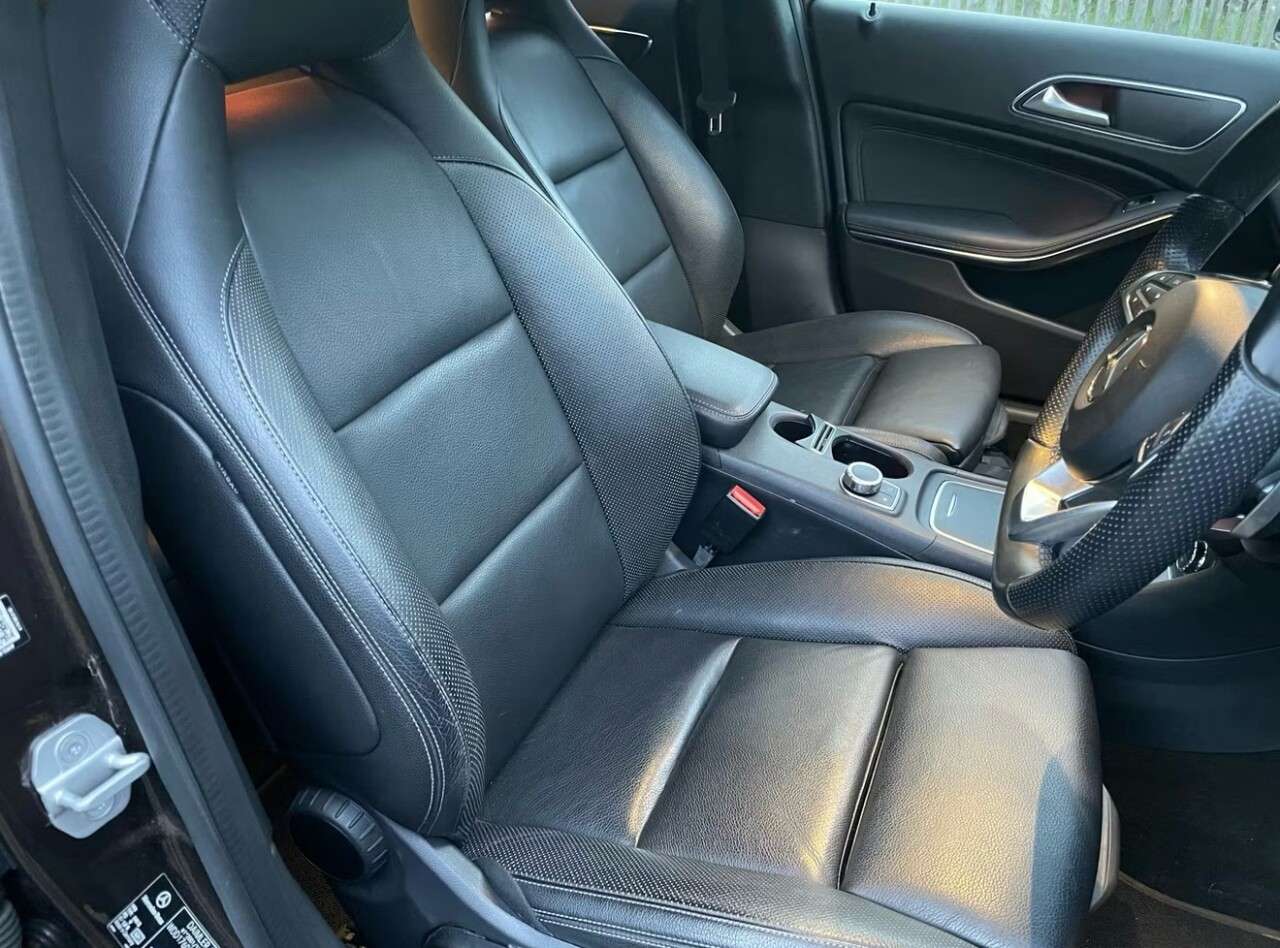 A 2018 MERCEDES-BENZ A CLASS 2.1 A200d AMG Line (Premium) Hatchback 5dr Diesel 7G-DCT Euro 6 (s/s) (136 A 2018 MERCEDES-BENZ A CLASS 2.1 A200d AMG Line (Premium) Hatchback 5dr Diesel 7G-DCT Euro 6 (s/s) (136