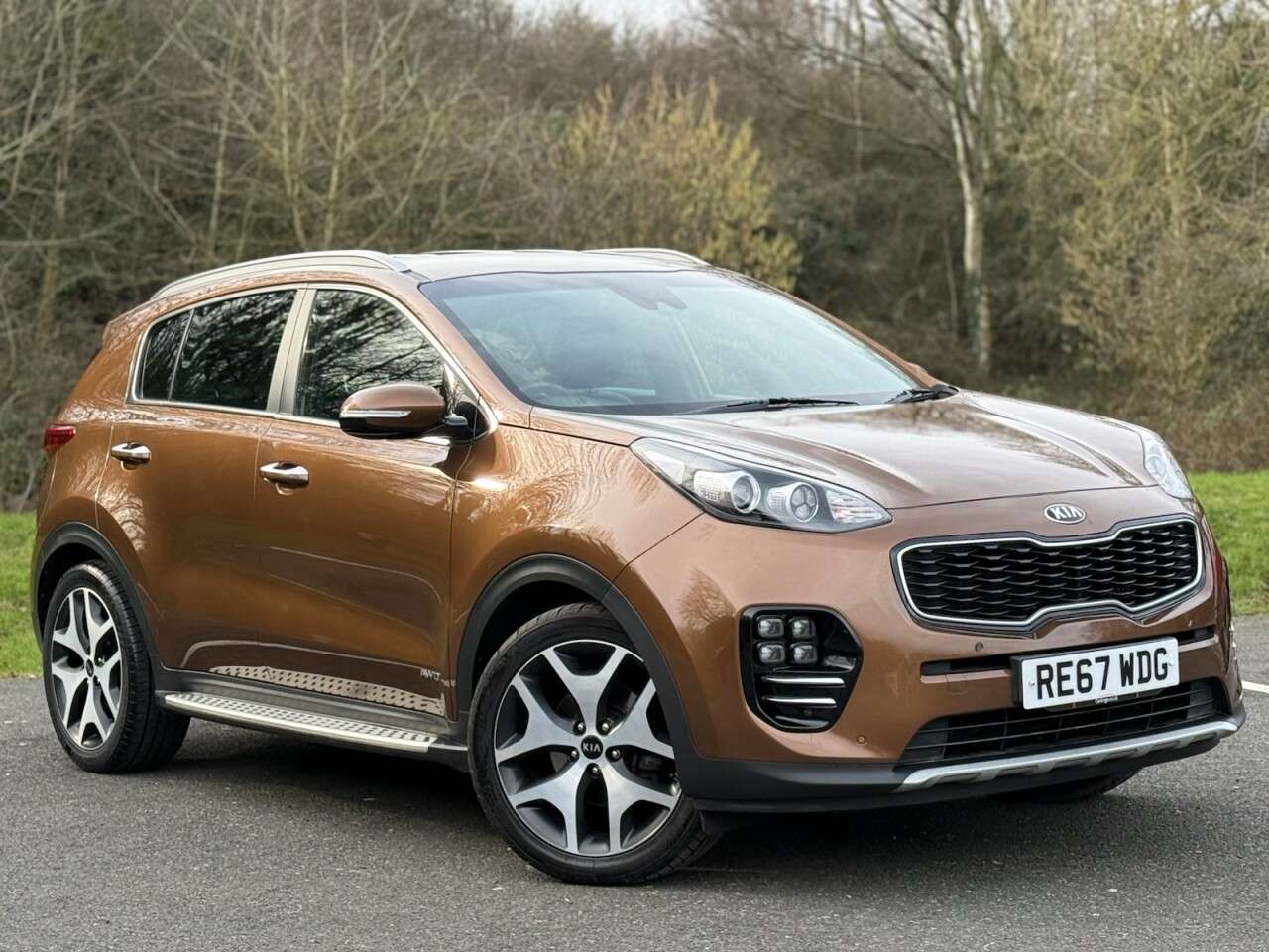 A 2017 KIA SPORTAGE 1.6 T-GDi GT-Line SUV 5dr Petrol DCT AWD Euro 6 (174 bhp) A 2017 KIA SPORTAGE 1.6 T-GDi GT-Line SUV 5dr Petrol DCT AWD Euro 6 (174 bhp)