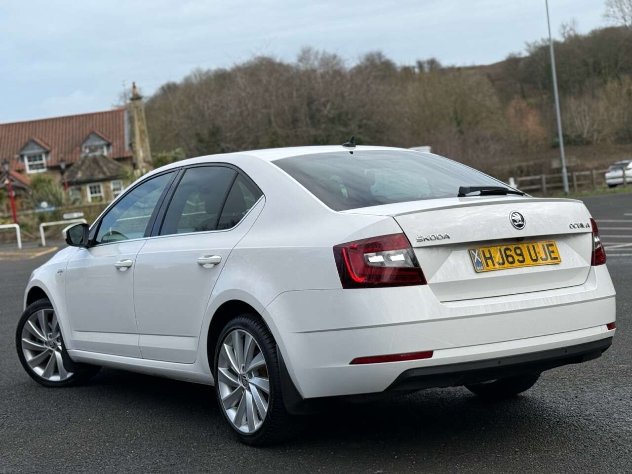 A 2019 SKODA OCTAVIA 2.0 TSI Laurin & Klement Hatchback 5dr Petrol DSG Euro 6 (s/s) (190 ps) SUN A 2019 SKODA OCTAVIA 2.0 TSI Laurin & Klement Hatchback 5dr Petrol DSG Euro 6 (s/s) (190 ps) SUN