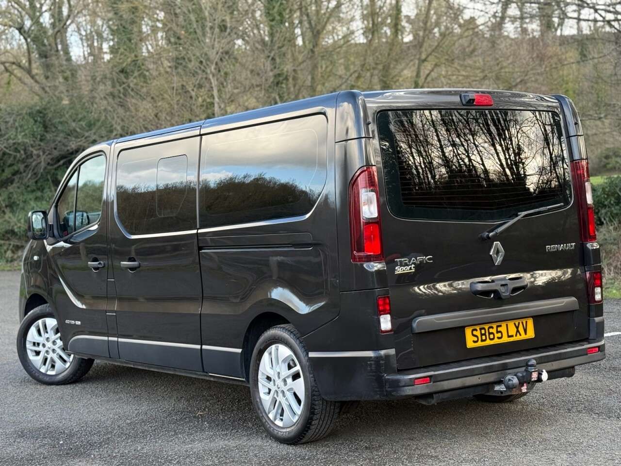 A 2015 RENAULT TRAFIC 1.6 dCi ENERGY 29 Sport Nav Minibus Double Cab 5dr Diesel Manual LWB Euro 6 A 2015 RENAULT TRAFIC 1.6 dCi ENERGY 29 Sport Nav Minibus Double Cab 5dr Diesel Manual LWB Euro 6