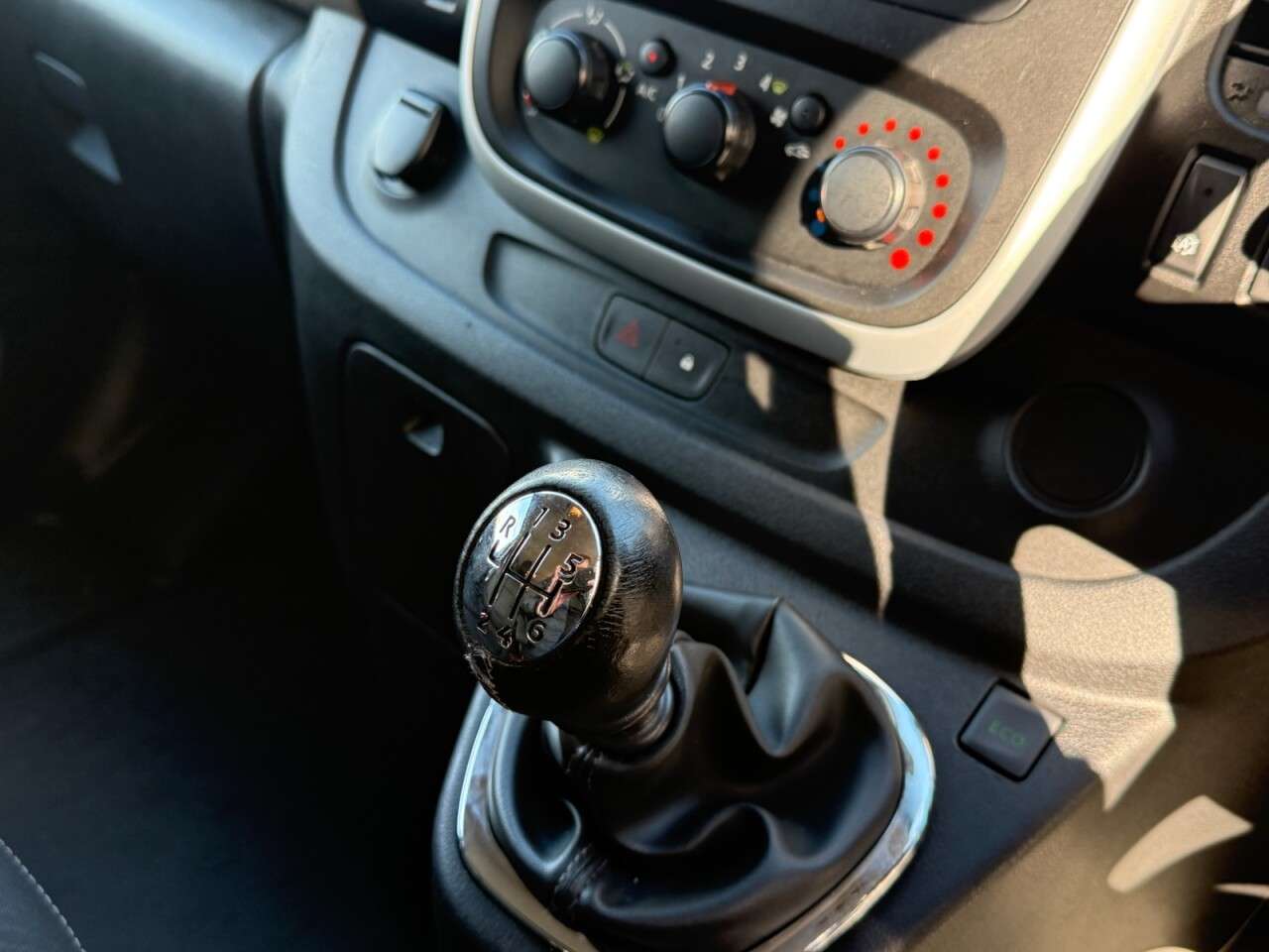 2015 RENAULT TRAFIC 2015 RENAULT TRAFIC