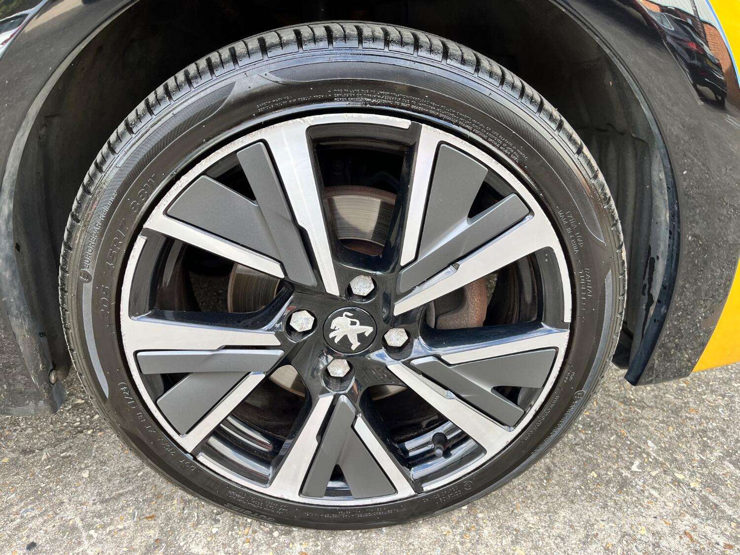 2021 PEUGEOT 208 2021 PEUGEOT 208