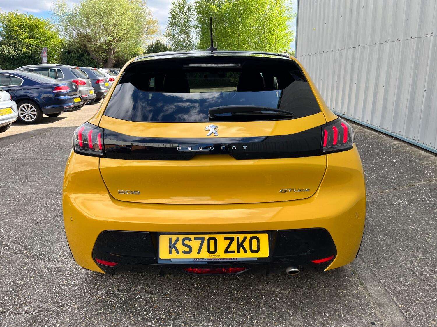 2021 PEUGEOT 208 2021 PEUGEOT 208