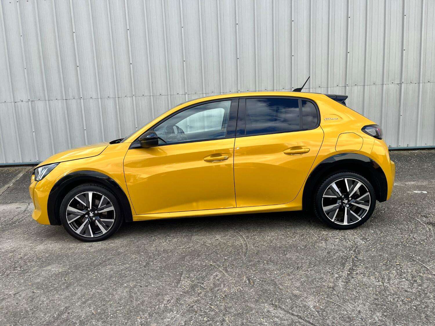 2021 PEUGEOT 208 2021 PEUGEOT 208