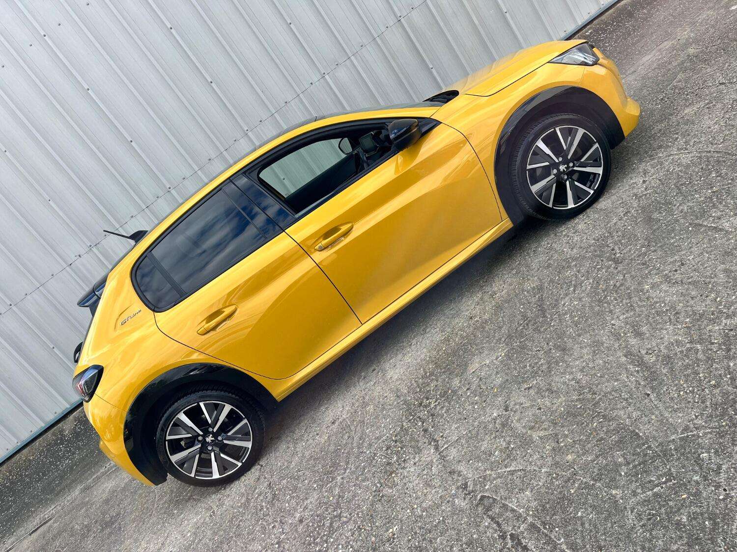 2021 PEUGEOT 208 2021 PEUGEOT 208