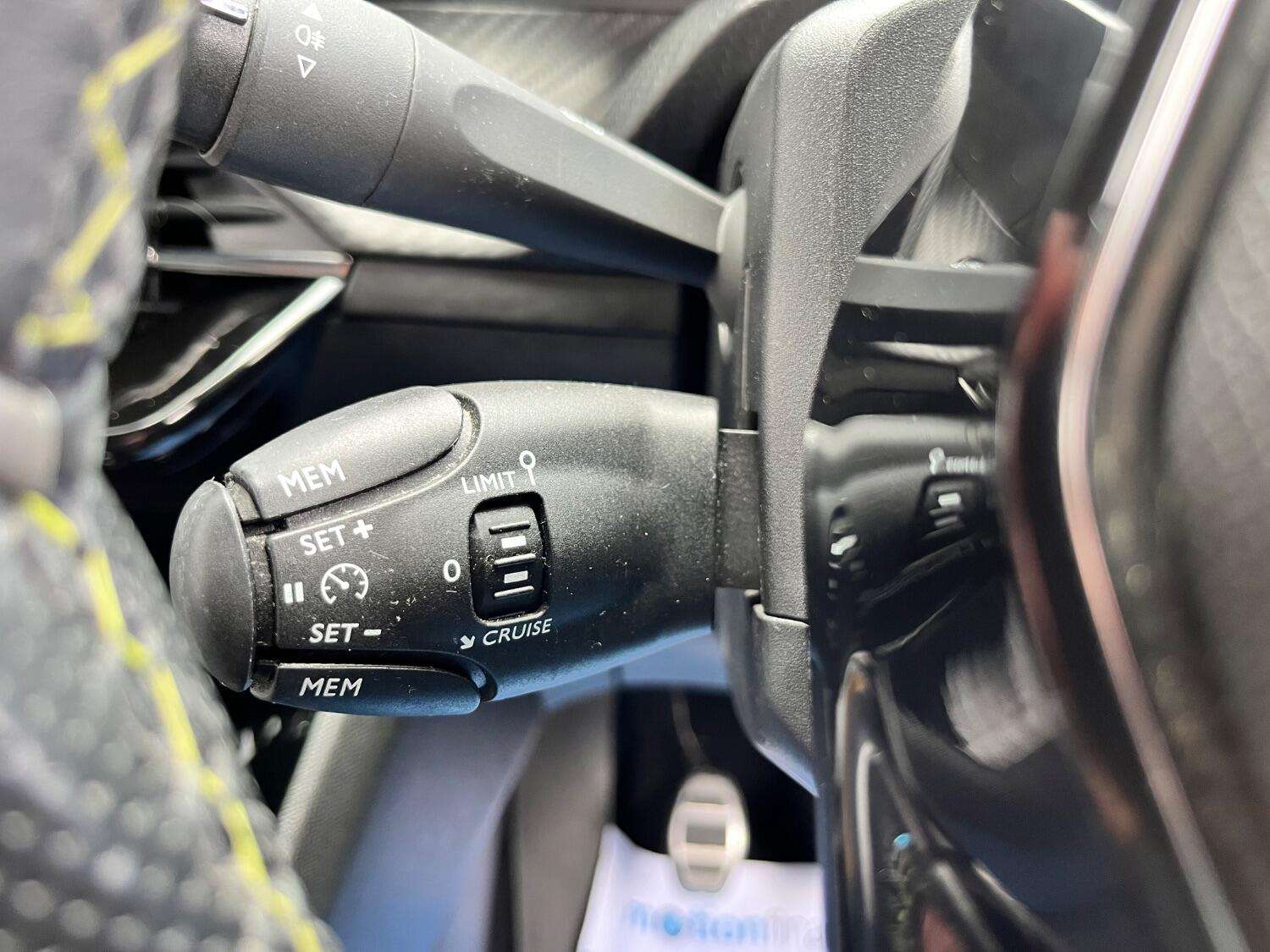 2021 PEUGEOT 208 2021 PEUGEOT 208