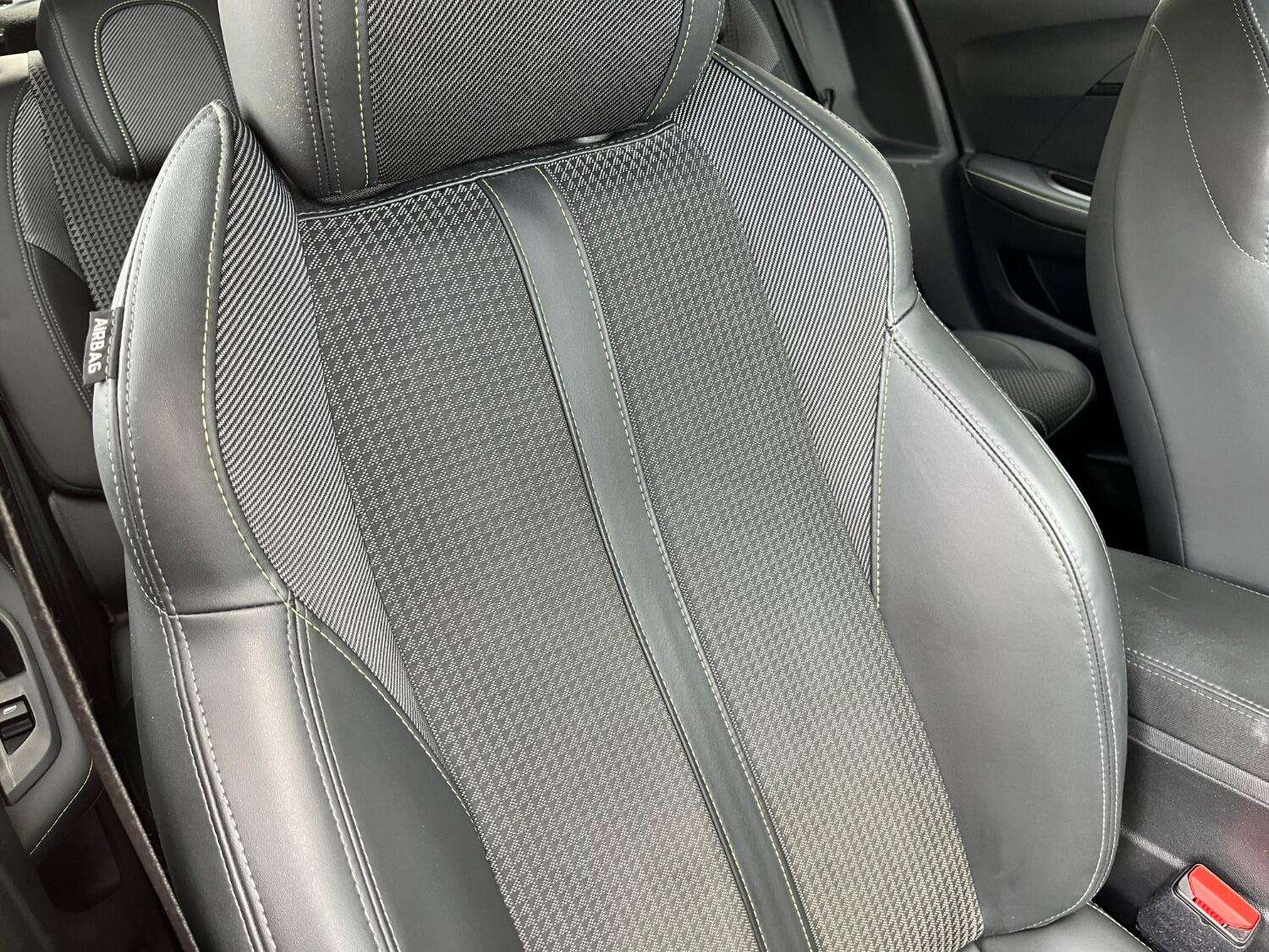 2021 PEUGEOT 208 2021 PEUGEOT 208