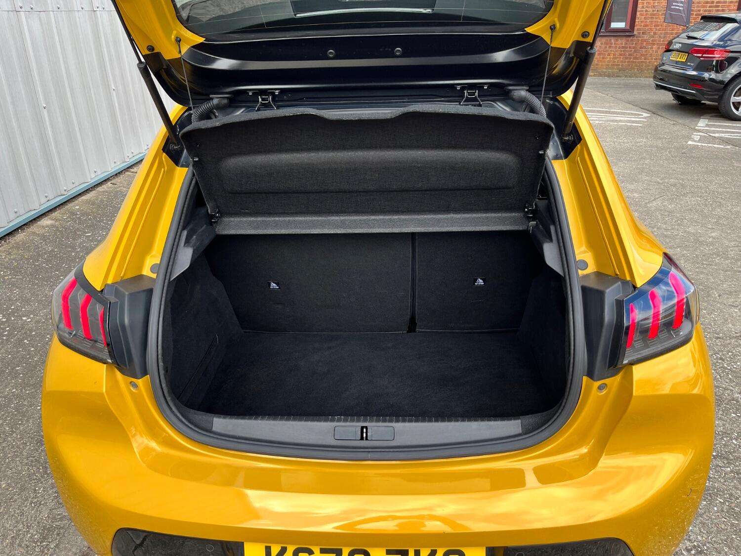 2021 PEUGEOT 208 2021 PEUGEOT 208