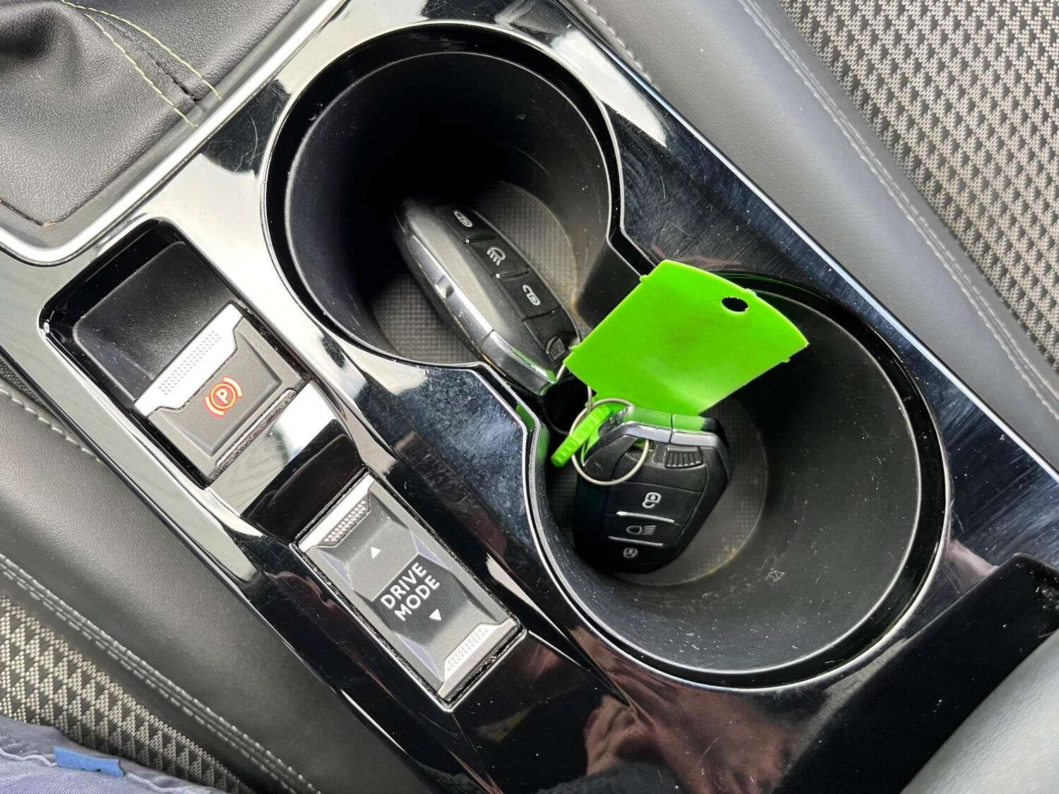 2021 PEUGEOT 208 2021 PEUGEOT 208