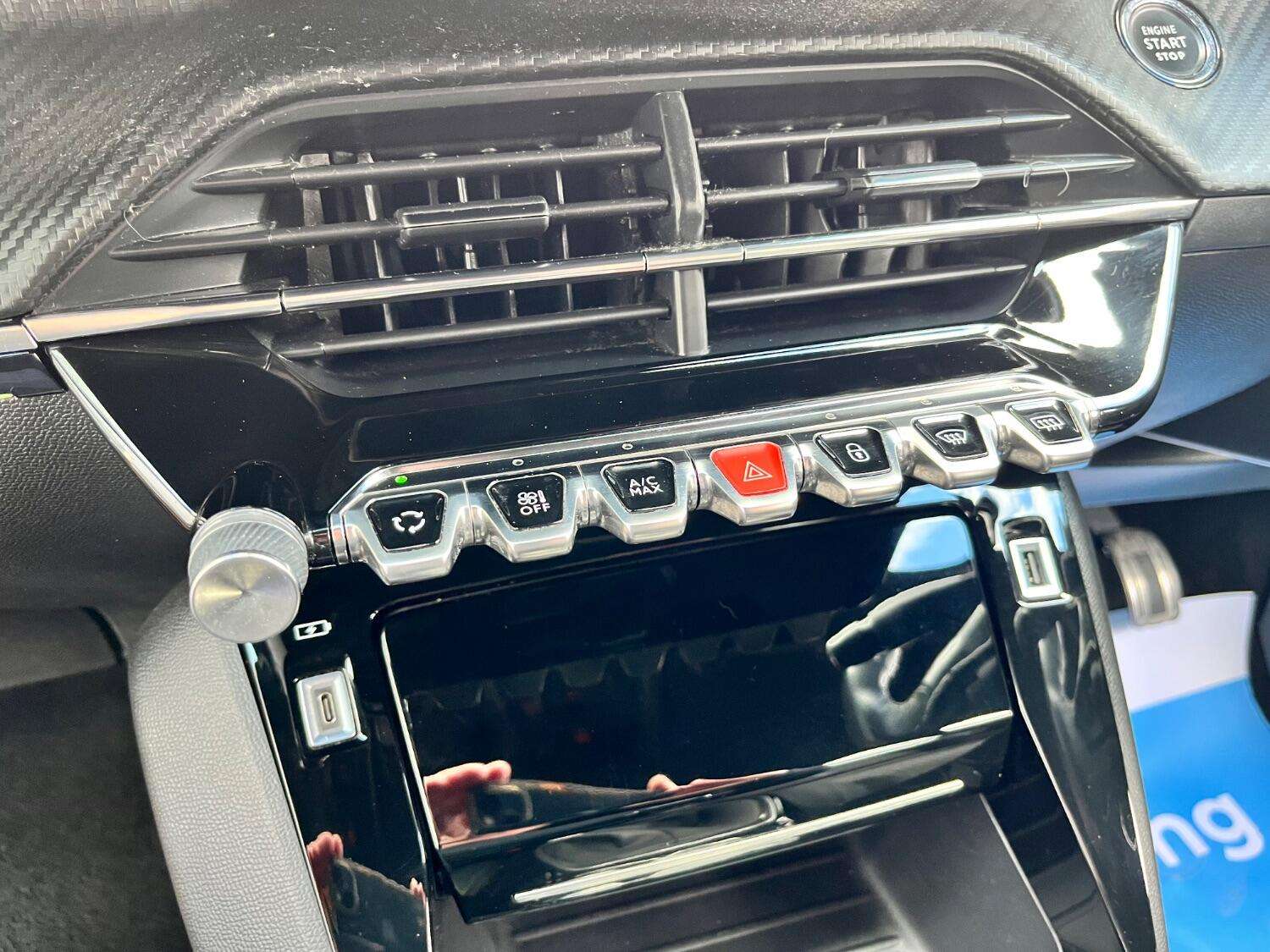 2021 PEUGEOT 208 2021 PEUGEOT 208