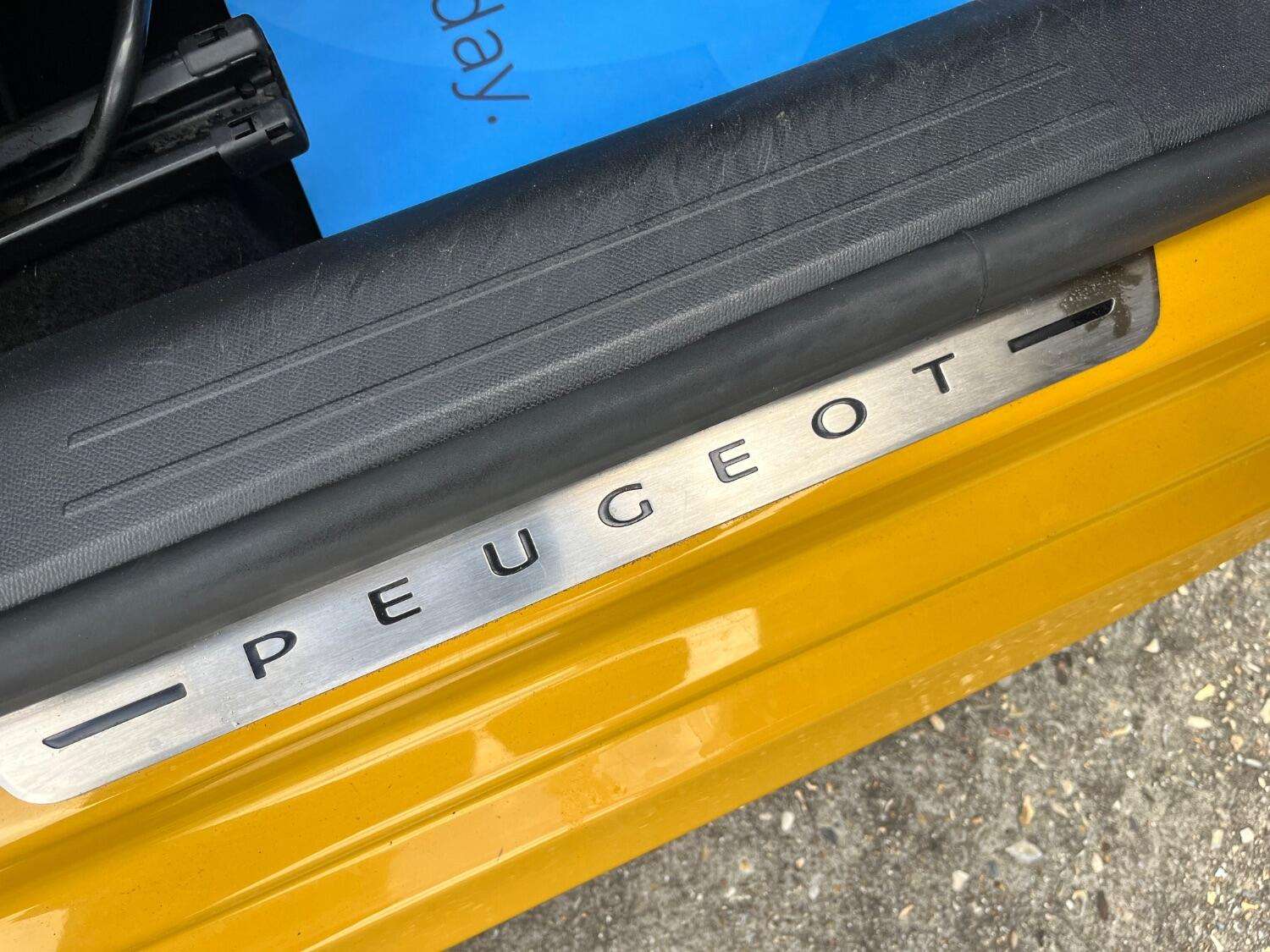 2021 PEUGEOT 208 2021 PEUGEOT 208