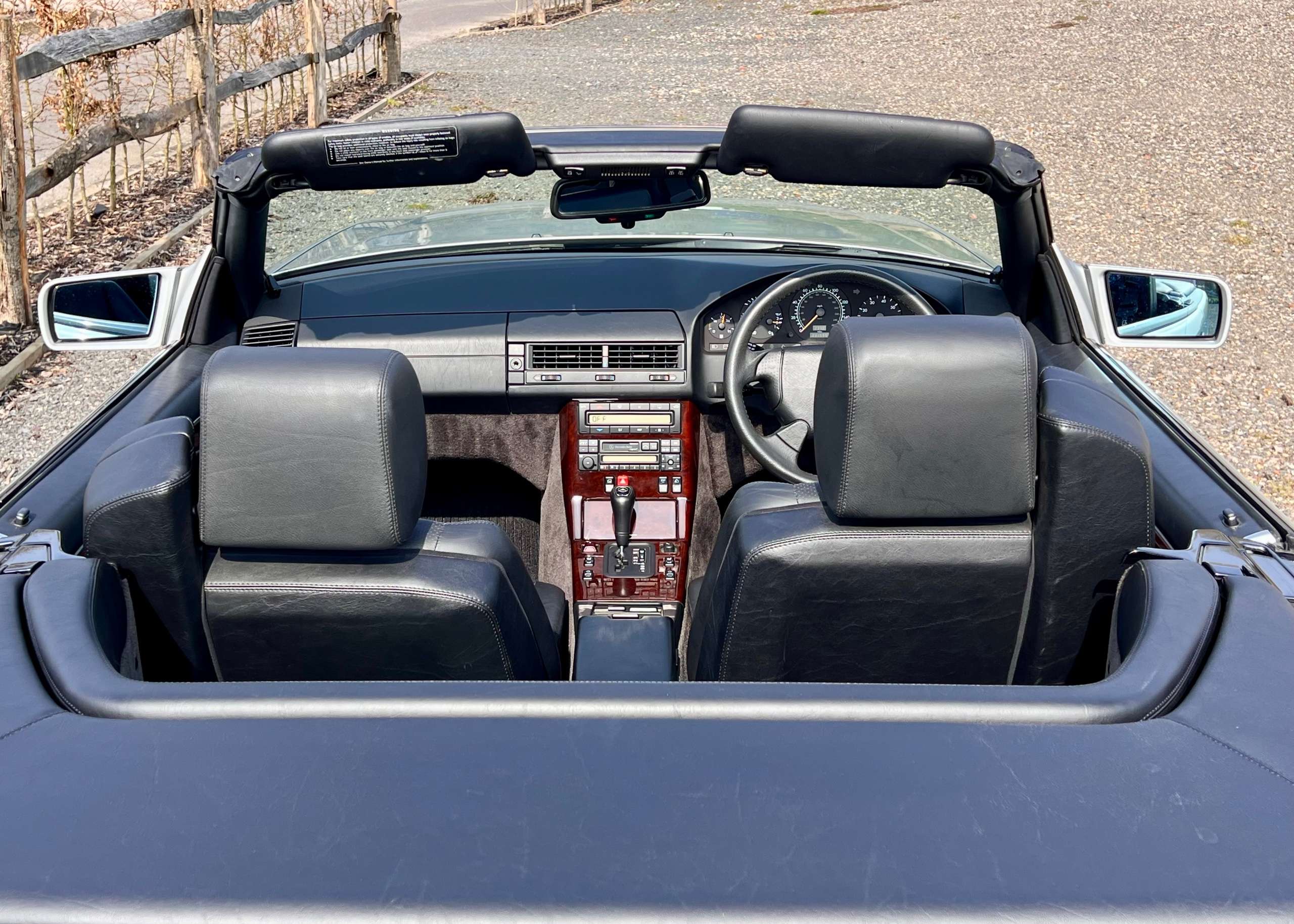 A 1996 MERCEDES-BENZ SL 500 R129 A 1996 MERCEDES-BENZ SL 500 R129