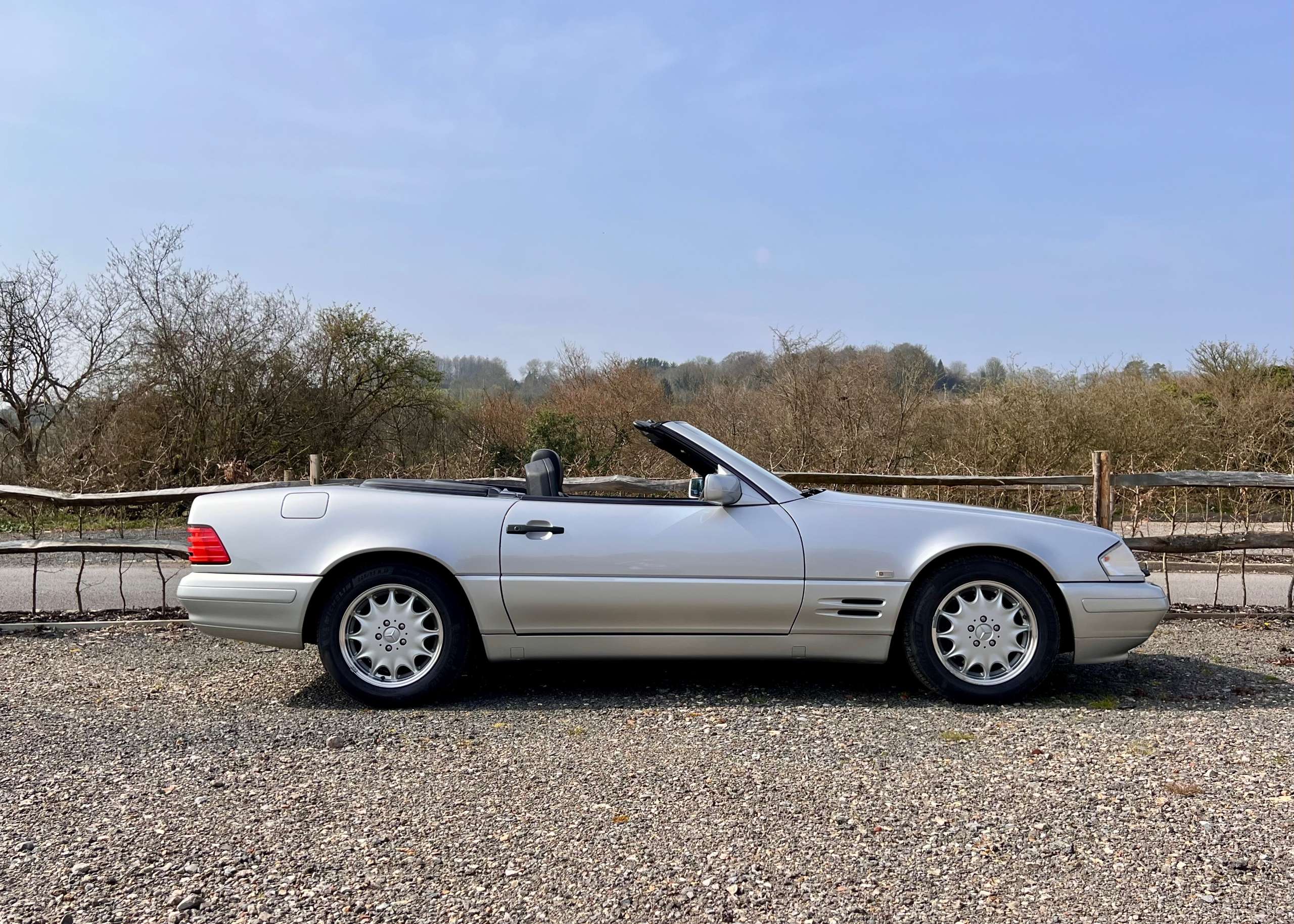 A 1996 MERCEDES-BENZ SL 500 R129 A 1996 MERCEDES-BENZ SL 500 R129