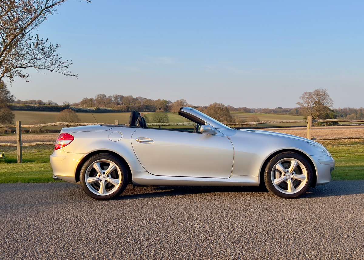 Check out this Mercedes-benz Slk 2006 Petrol Automatic