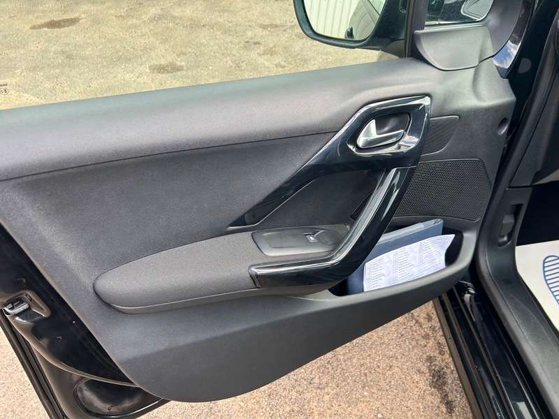 2017 PEUGEOT 208 2017 PEUGEOT 208