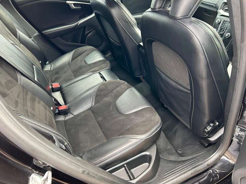 2017 VOLVO V40 2017 VOLVO V40