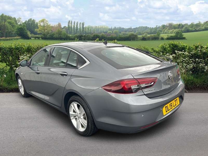 A 2019 VAUXHALL INSIGNIA GRAND SPORT TECH LINE NAV A 2019 VAUXHALL INSIGNIA GRAND SPORT TECH LINE NAV