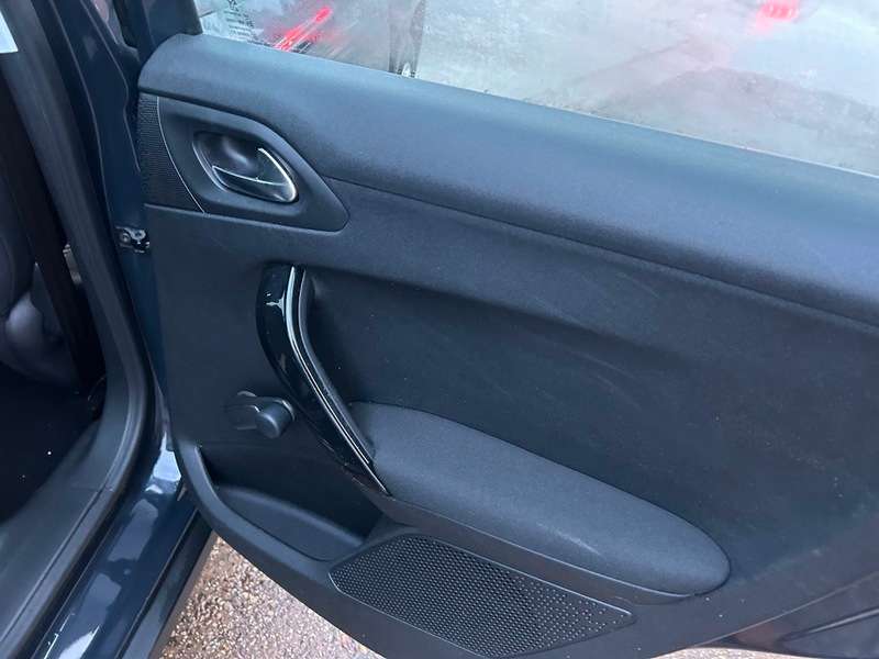 2017 PEUGEOT 2008 2017 PEUGEOT 2008