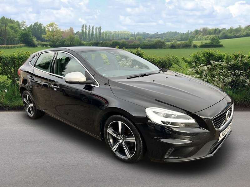 A 2017 VOLVO V40 D2 R-DESIGN NAV PLUS A 2017 VOLVO V40 D2 R-DESIGN NAV PLUS
