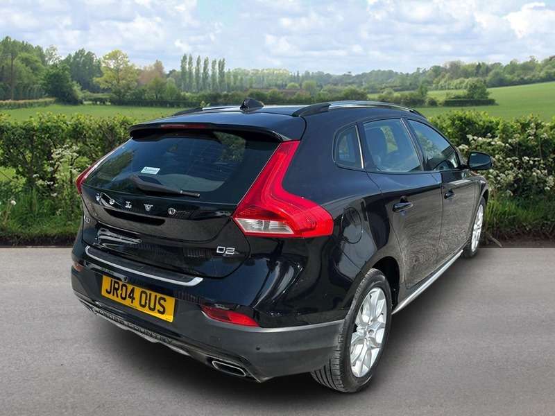 2018 VOLVO V40 2018 VOLVO V40