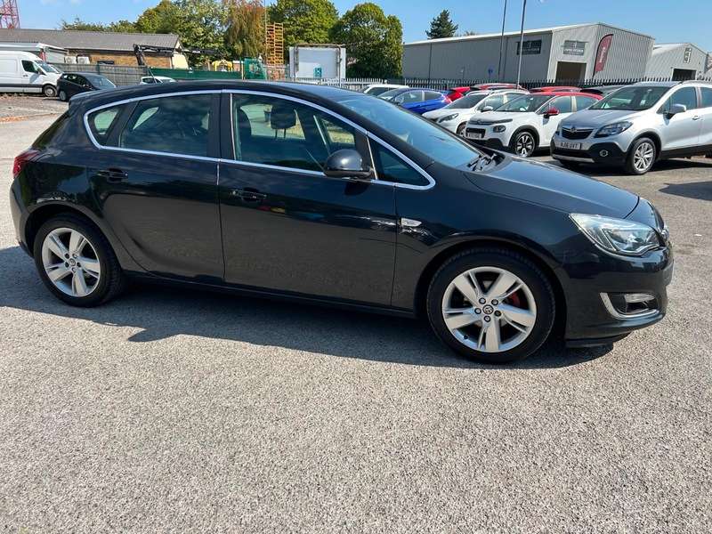 A 2013 VAUXHALL ASTRA SRI A 2013 VAUXHALL ASTRA SRI