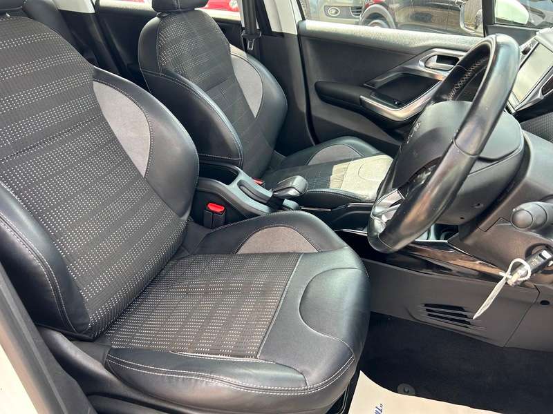 2017 PEUGEOT 2008 2017 PEUGEOT 2008