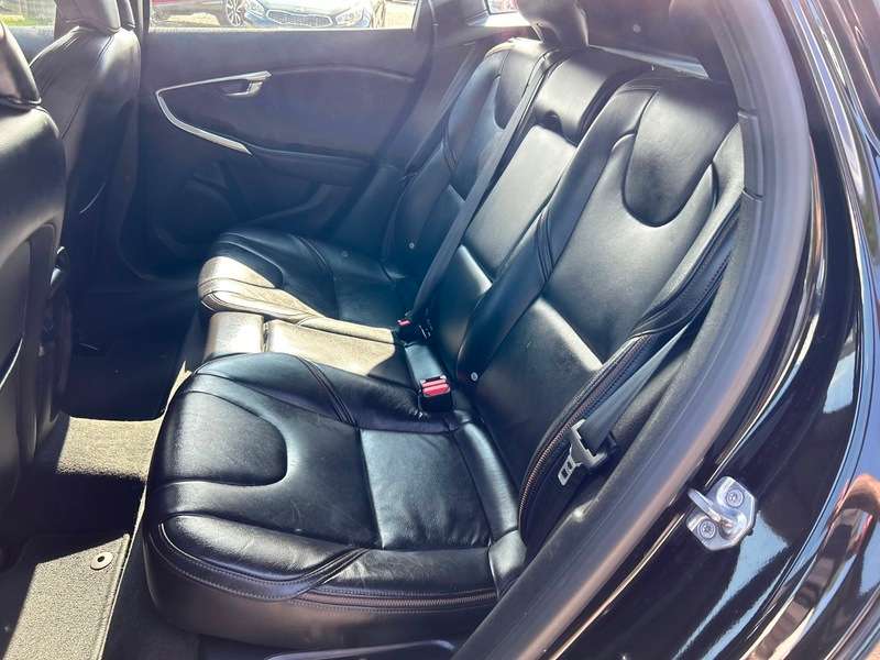 2018 VOLVO V40 2018 VOLVO V40