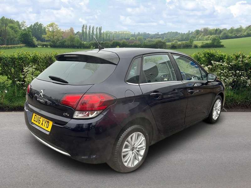 A 2016 CITROEN C4 PURETECH FLAIR S/S EAT6 A 2016 CITROEN C4 PURETECH FLAIR S/S EAT6