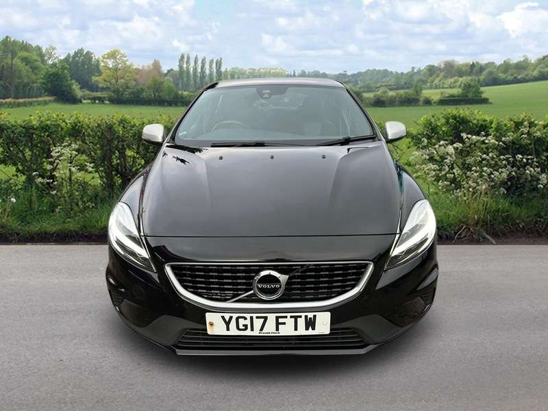A 2017 VOLVO V40 D2 R-DESIGN NAV PLUS A 2017 VOLVO V40 D2 R-DESIGN NAV PLUS