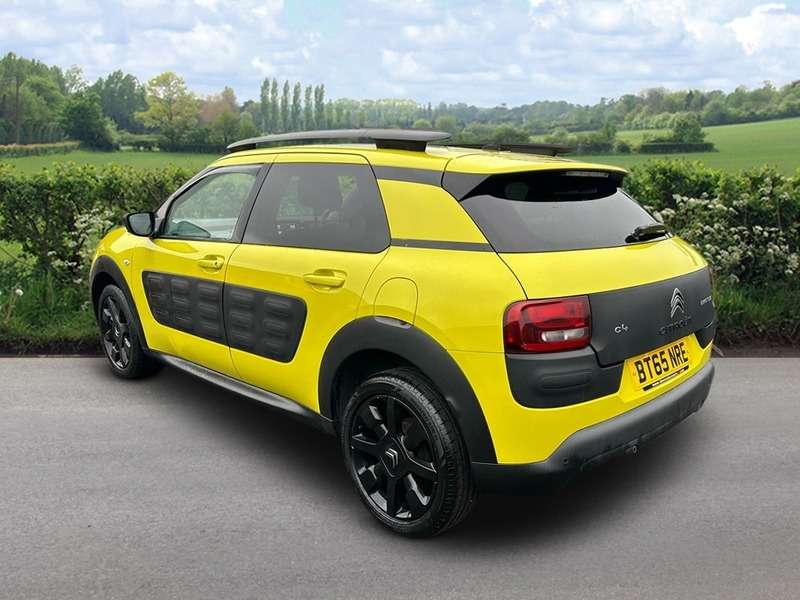 A 2015 CITROEN C4 CACTUS BLUEHDI FLAIR A 2015 CITROEN C4 CACTUS BLUEHDI FLAIR
