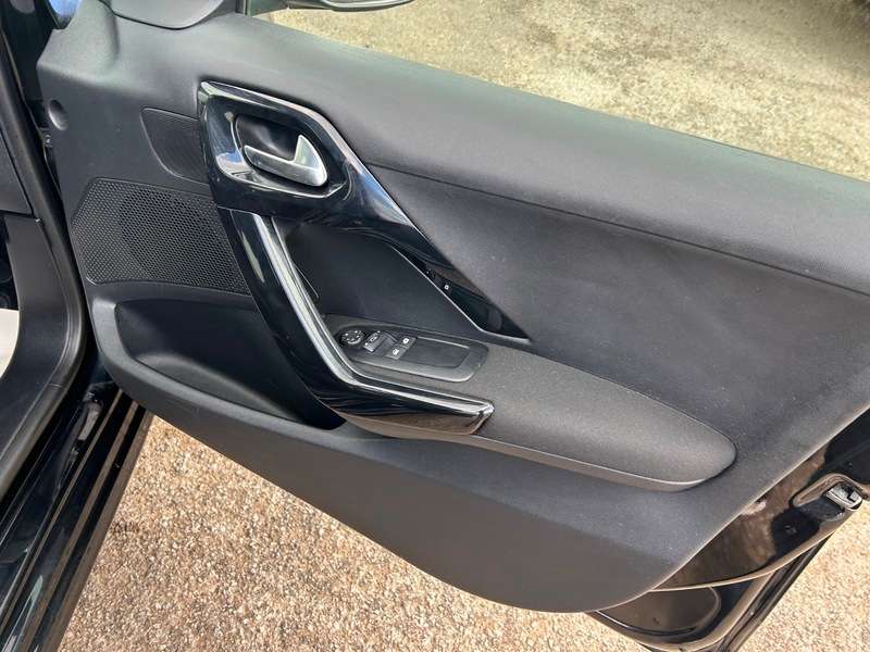 2017 PEUGEOT 208 2017 PEUGEOT 208
