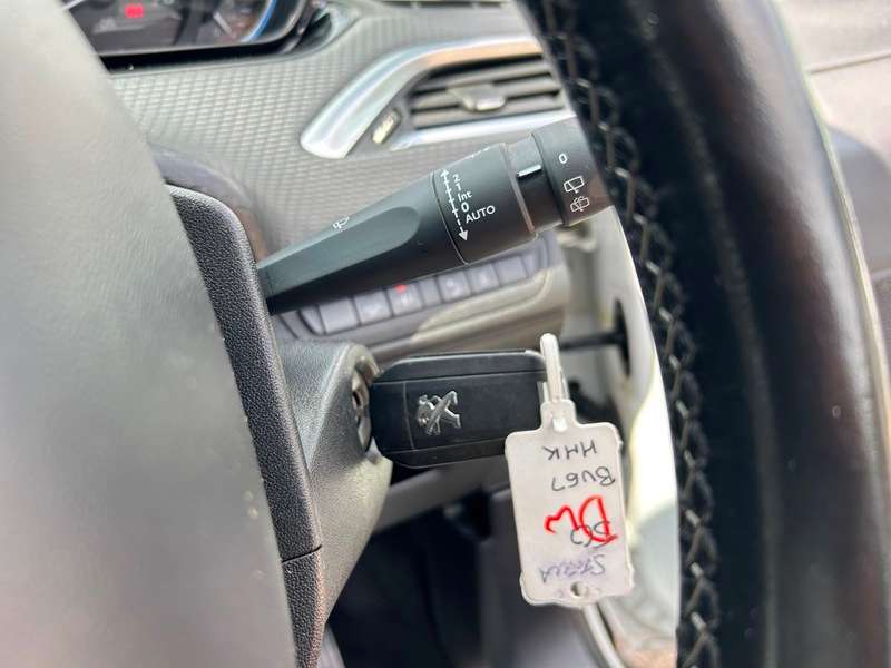 2017 PEUGEOT 2008 2017 PEUGEOT 2008