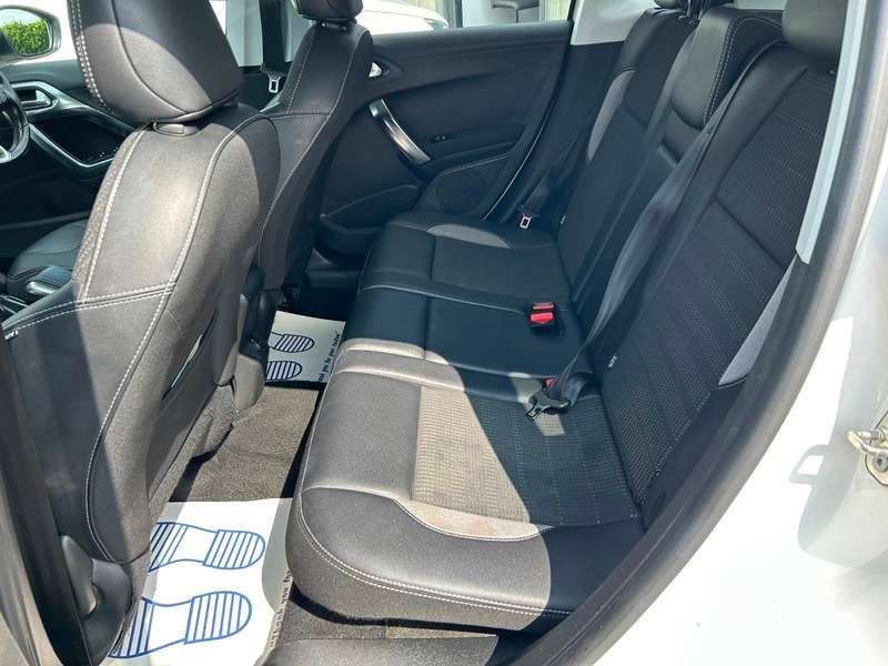 2017 PEUGEOT 2008 2017 PEUGEOT 2008