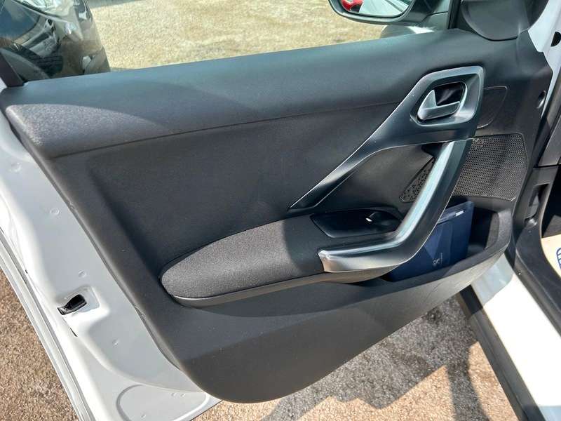 2017 PEUGEOT 2008 2017 PEUGEOT 2008