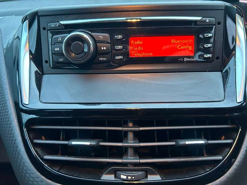 2017 PEUGEOT 2008 2017 PEUGEOT 2008