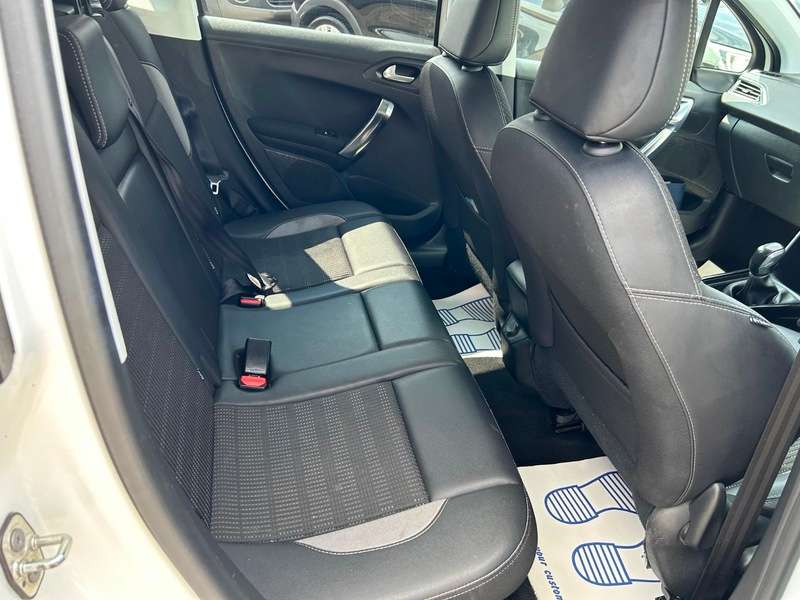 2017 PEUGEOT 2008 2017 PEUGEOT 2008