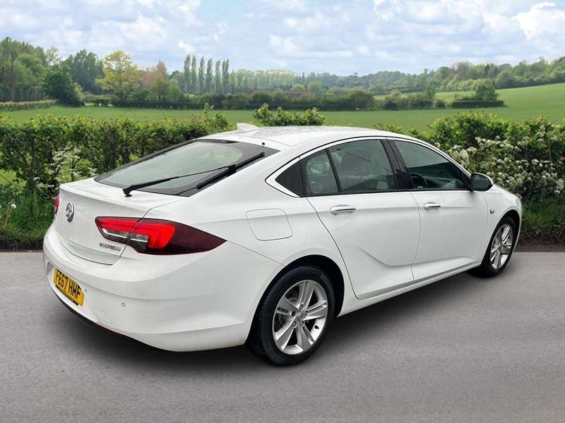 A 2017 VAUXHALL INSIGNIA GRAND SPORT TECH LINE NAV ECOTEC A 2017 VAUXHALL INSIGNIA GRAND SPORT TECH LINE NAV ECOTEC