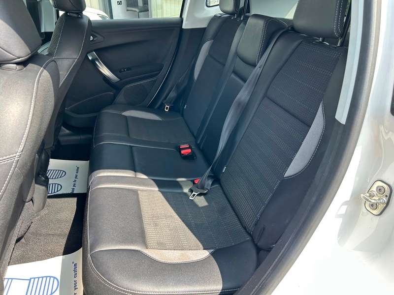 2017 PEUGEOT 2008 2017 PEUGEOT 2008