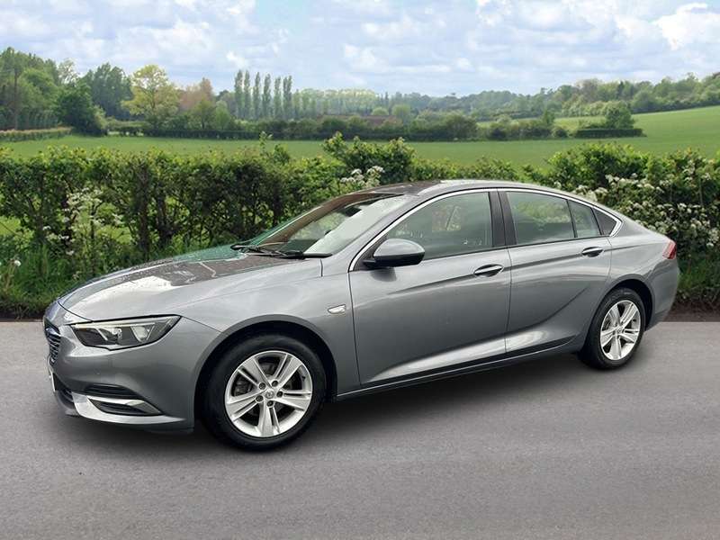 A 2019 VAUXHALL INSIGNIA GRAND SPORT TECH LINE NAV A 2019 VAUXHALL INSIGNIA GRAND SPORT TECH LINE NAV