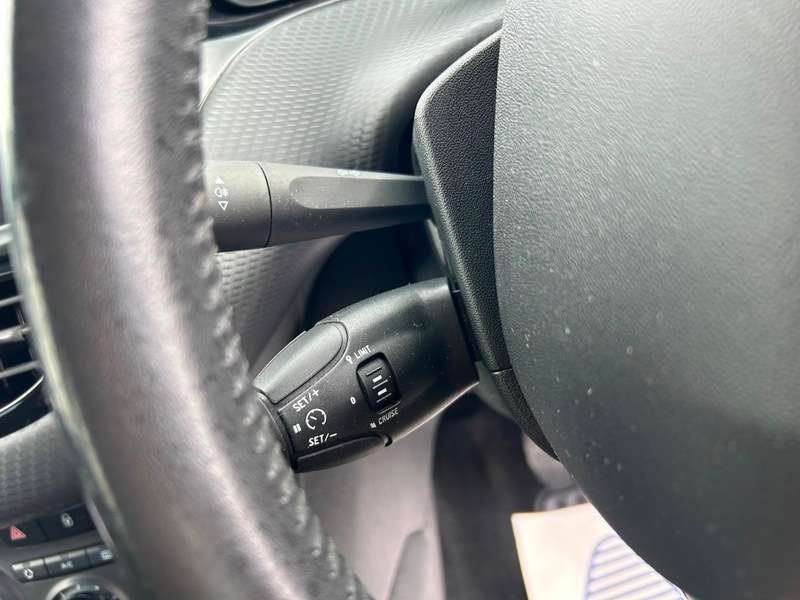 2017 PEUGEOT 208 2017 PEUGEOT 208