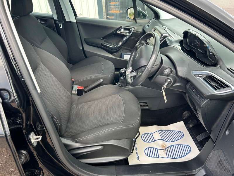 2017 PEUGEOT 208 2017 PEUGEOT 208