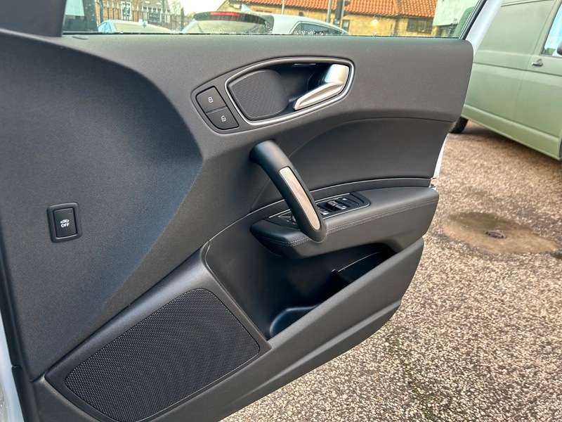 2017 AUDI A1 2017 AUDI A1