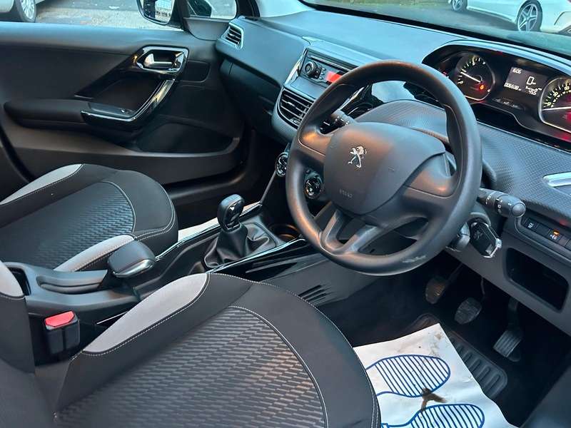 2017 PEUGEOT 2008 2017 PEUGEOT 2008