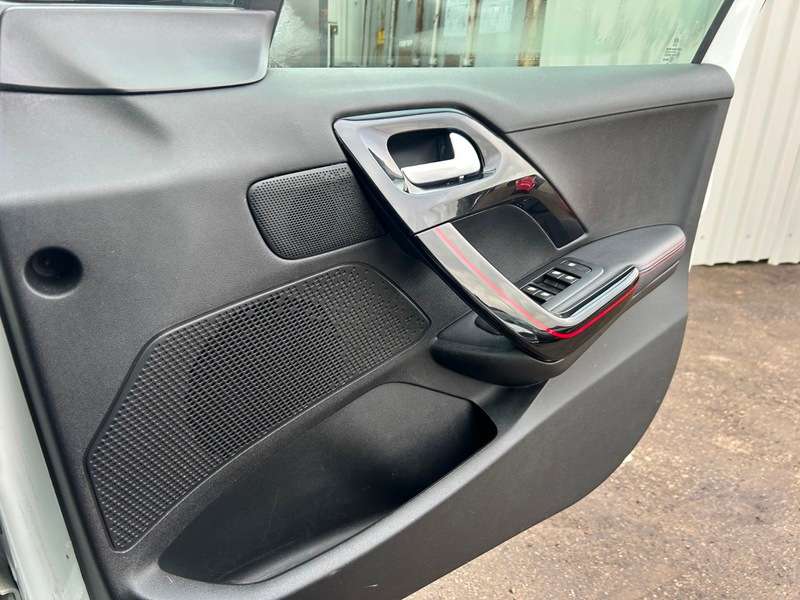 2019 PEUGEOT 2008 2019 PEUGEOT 2008